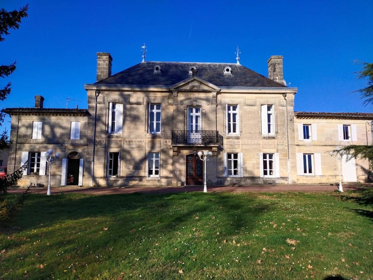 Chateau Begot Lansac  Exterior photo